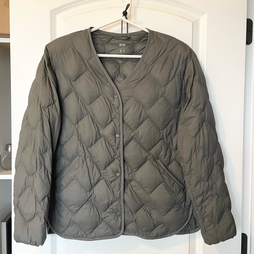 Uniqlo packable lightweight down bomber jacket olive green S